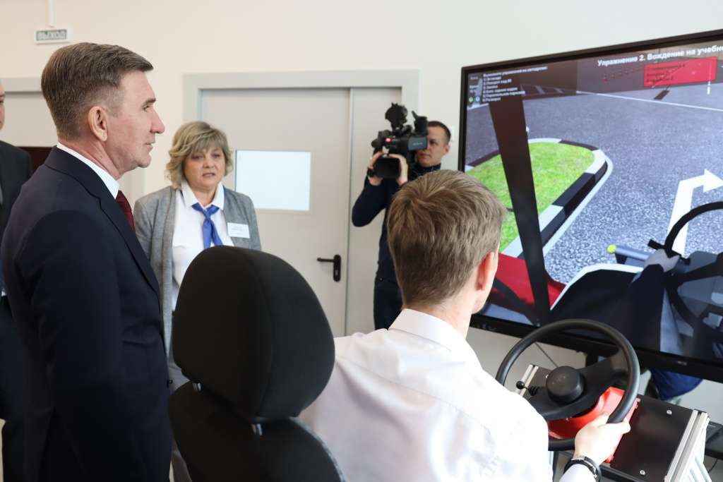 симулятор зерноуборочного комбайна по отработке навыков механизатора симулятор зерноуборочного комбайна по отработке навыков механизатора
