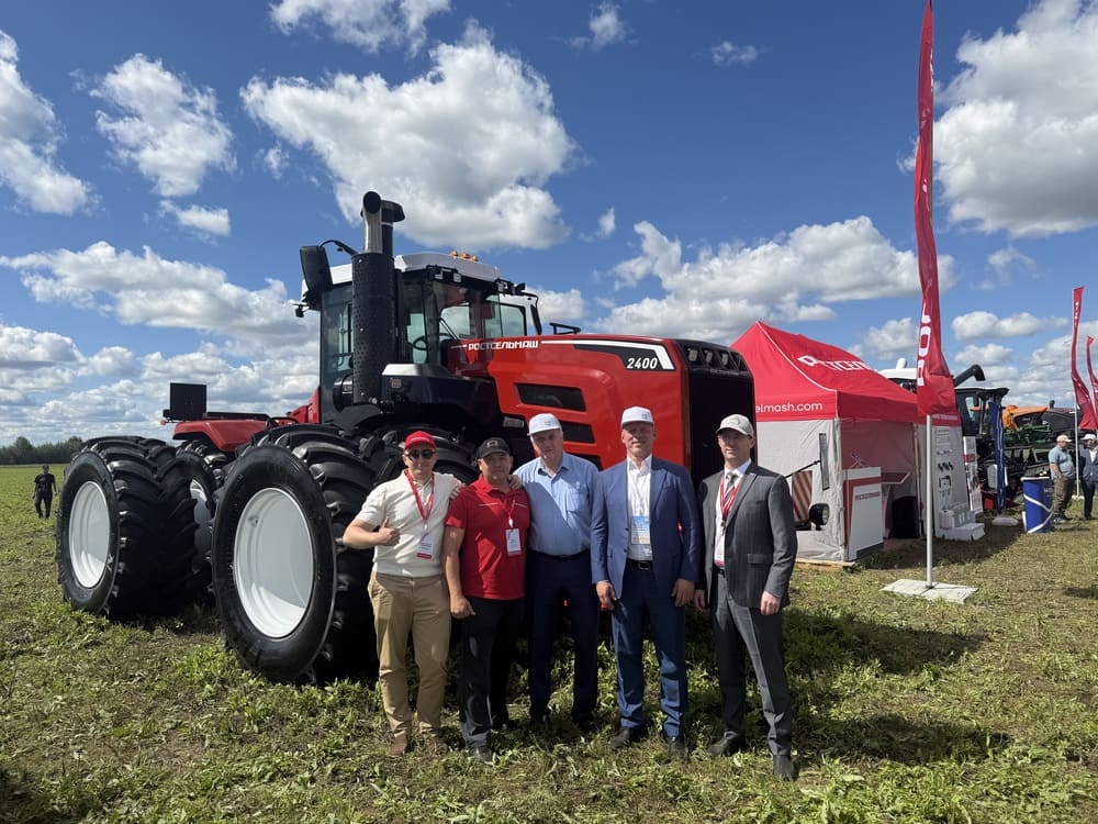 Компания Ростсельмаш представила высокоэффективные решения на Дне Поля в Тюменской области 1
